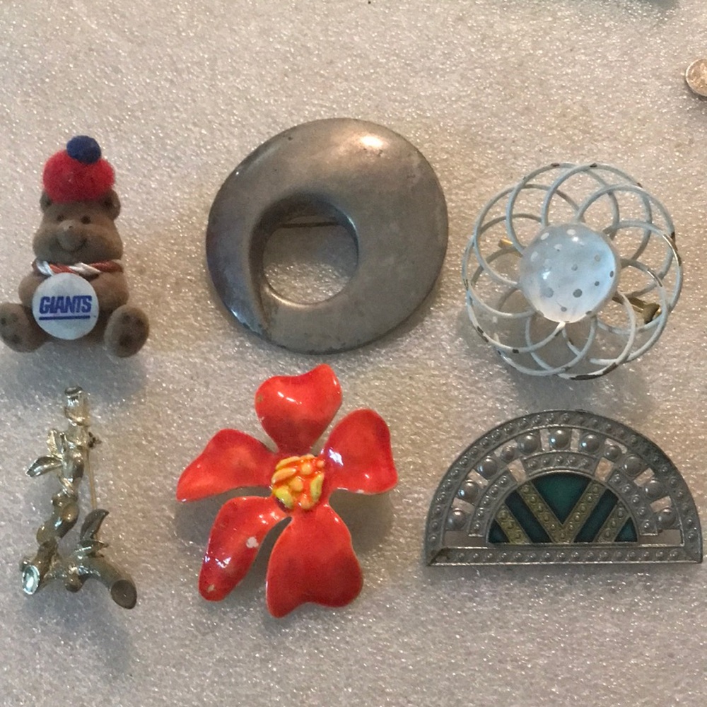 Red Enamel Flower  lot Brooch’s lot 6